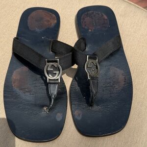 Gucci Black Leather Thong Sandals